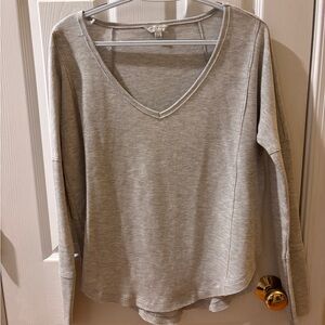 Lucky Brand Women's V-Neck Gray Top Size M